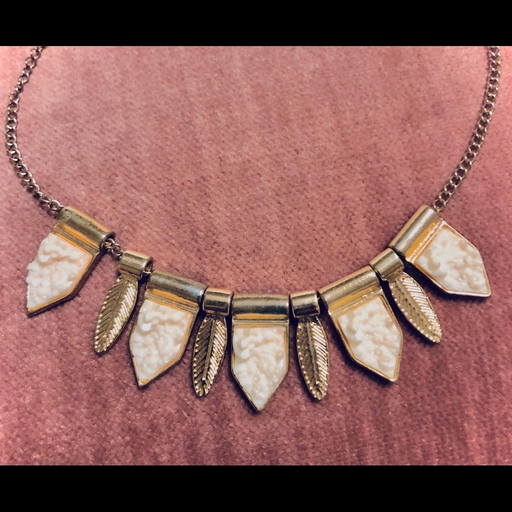 Statement necklace - Picture 6 of 16
